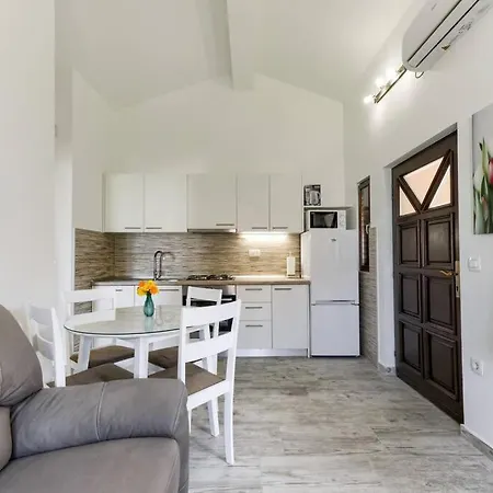 Sare Apartment