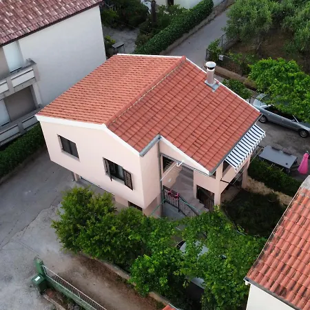 Sare Apartment *